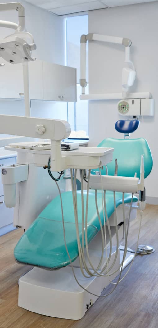 img - better-equipment-better-dental-care-empty-modern-dentists-office